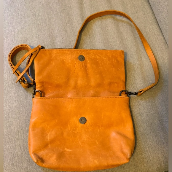 Able Emnet Foldover Zip Top Brown Leather Crossbody With Magnetic Closure purse - Picture 2 of 7